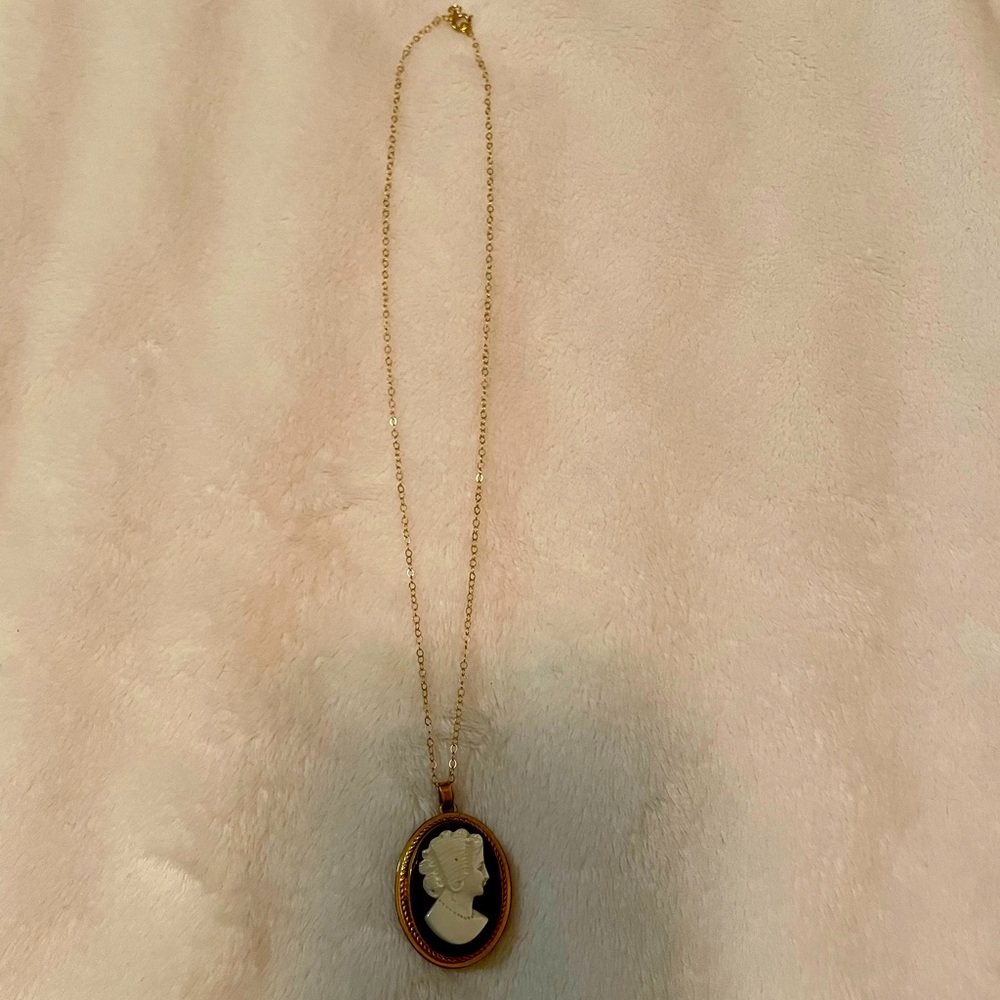 Beautiful Antique Cameo locket necklace